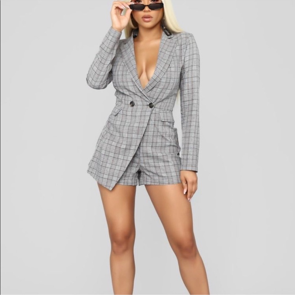 Fashion Nova Romper Womens Size M Grey Plaid Long Sleeve Double Breasted